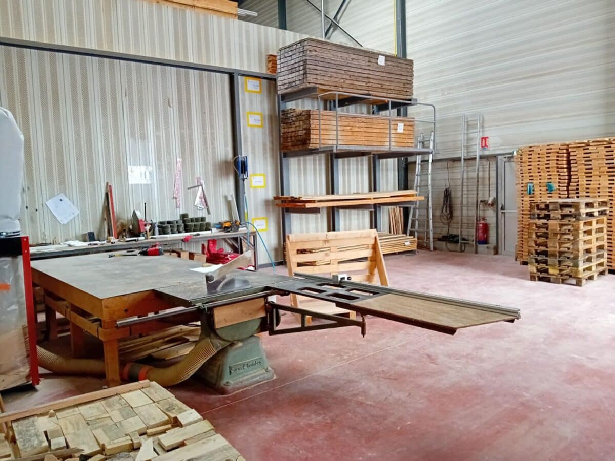 Atelier de bois - création des caisses pour les commandes